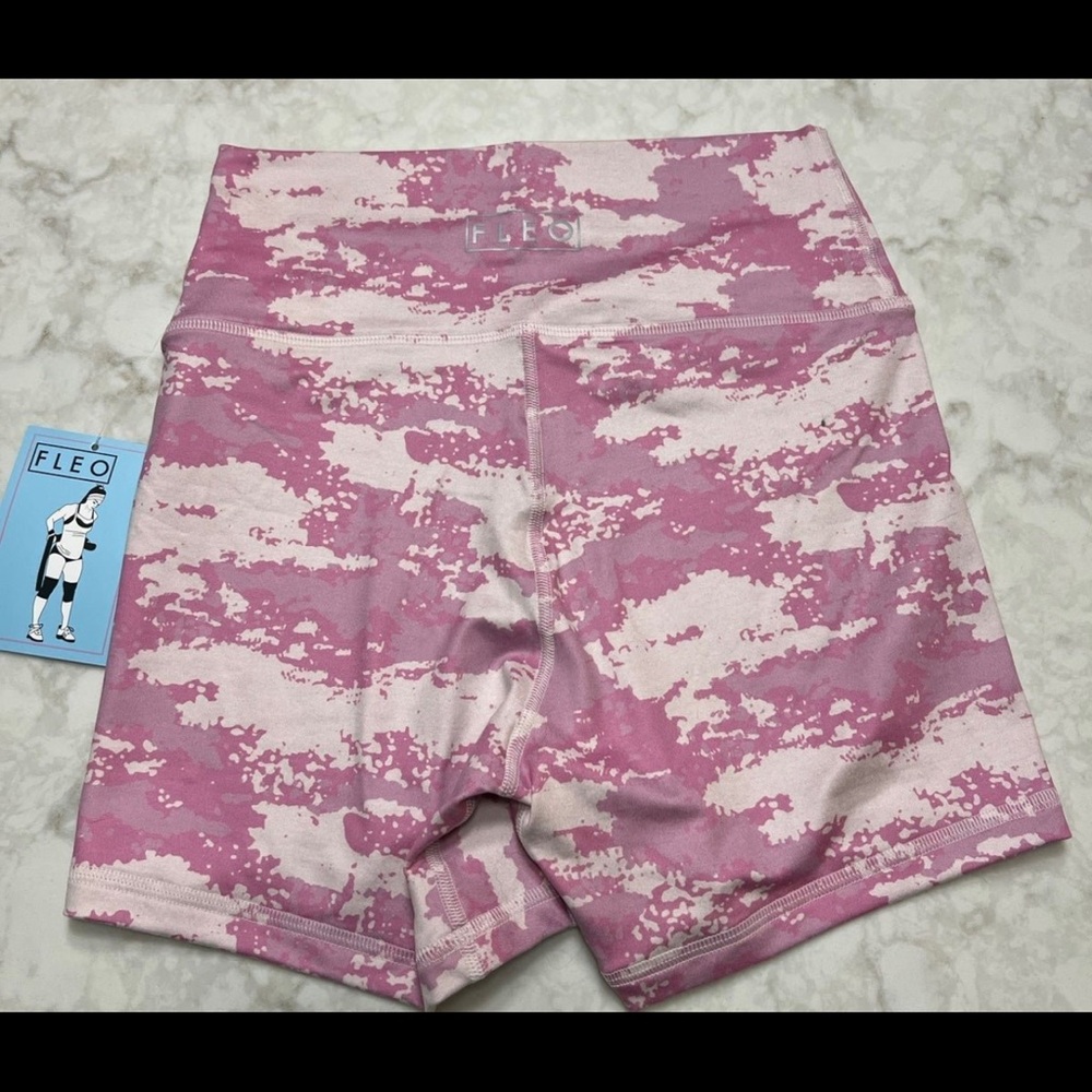 Fleo true high shorts, medium, ninja fabric, Heather quartz pink camo